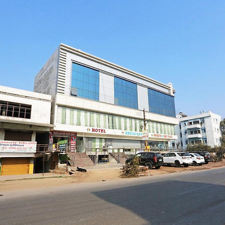 Oyo 11306 Ss Hotel Gorakhpur Extérieur photo