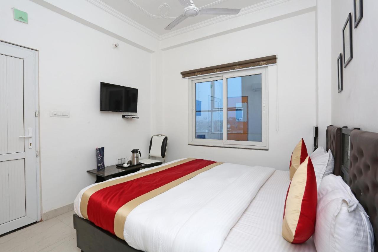 Oyo 11306 Ss Hotel Gorakhpur Extérieur photo